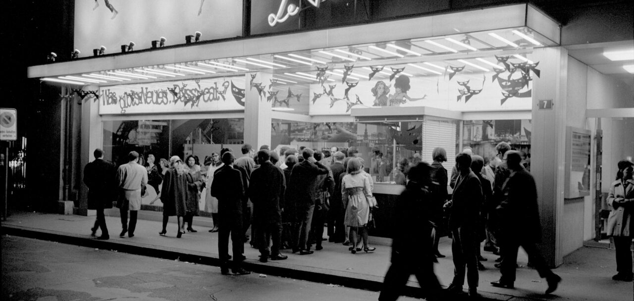 Le Paris Hintergrund Kino klein