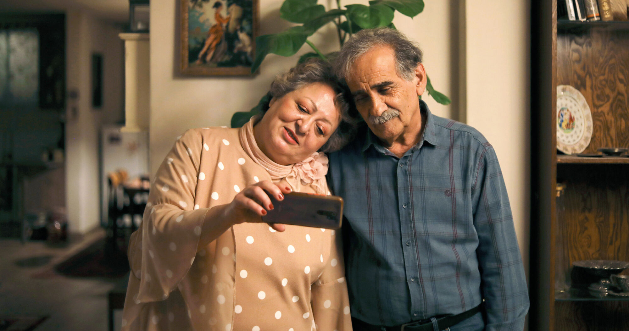 01 Ein Kleines Stueck Vom Kuchen c Hamid Janipour Alamode Film