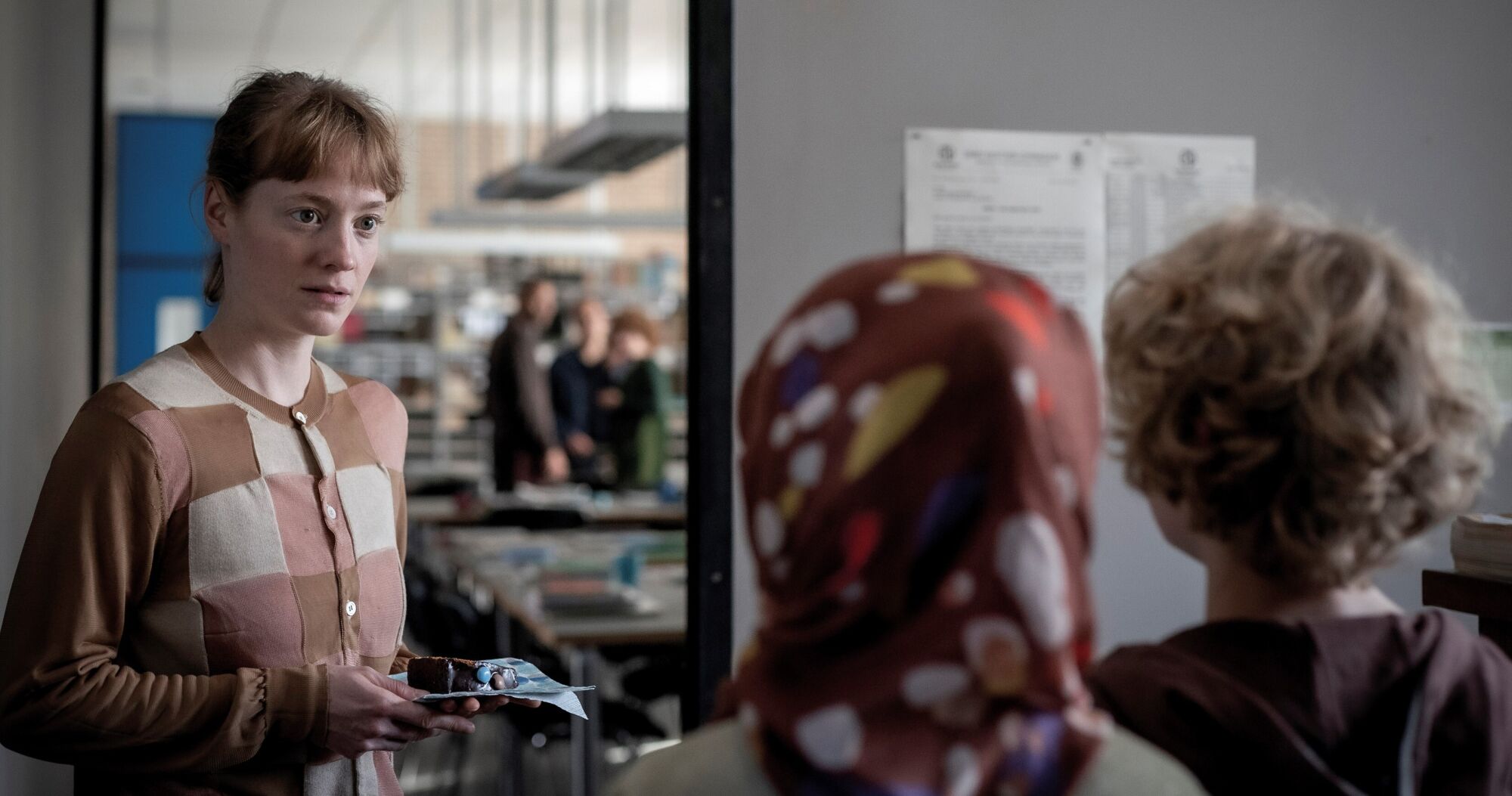 Lehrerzimmer Das Filmstill6 Boriw Laewen Al amode Film karussell