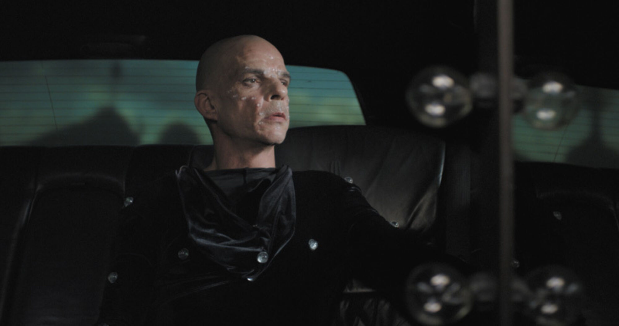 Holy motors 01