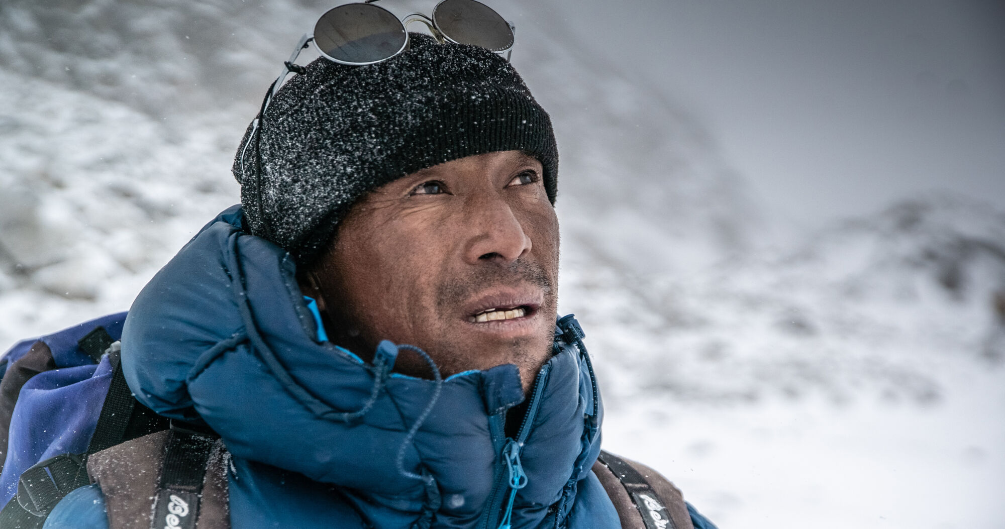 Pressefoto the wall of shadows ngada sherpa photo by eliza kubarska vinca film