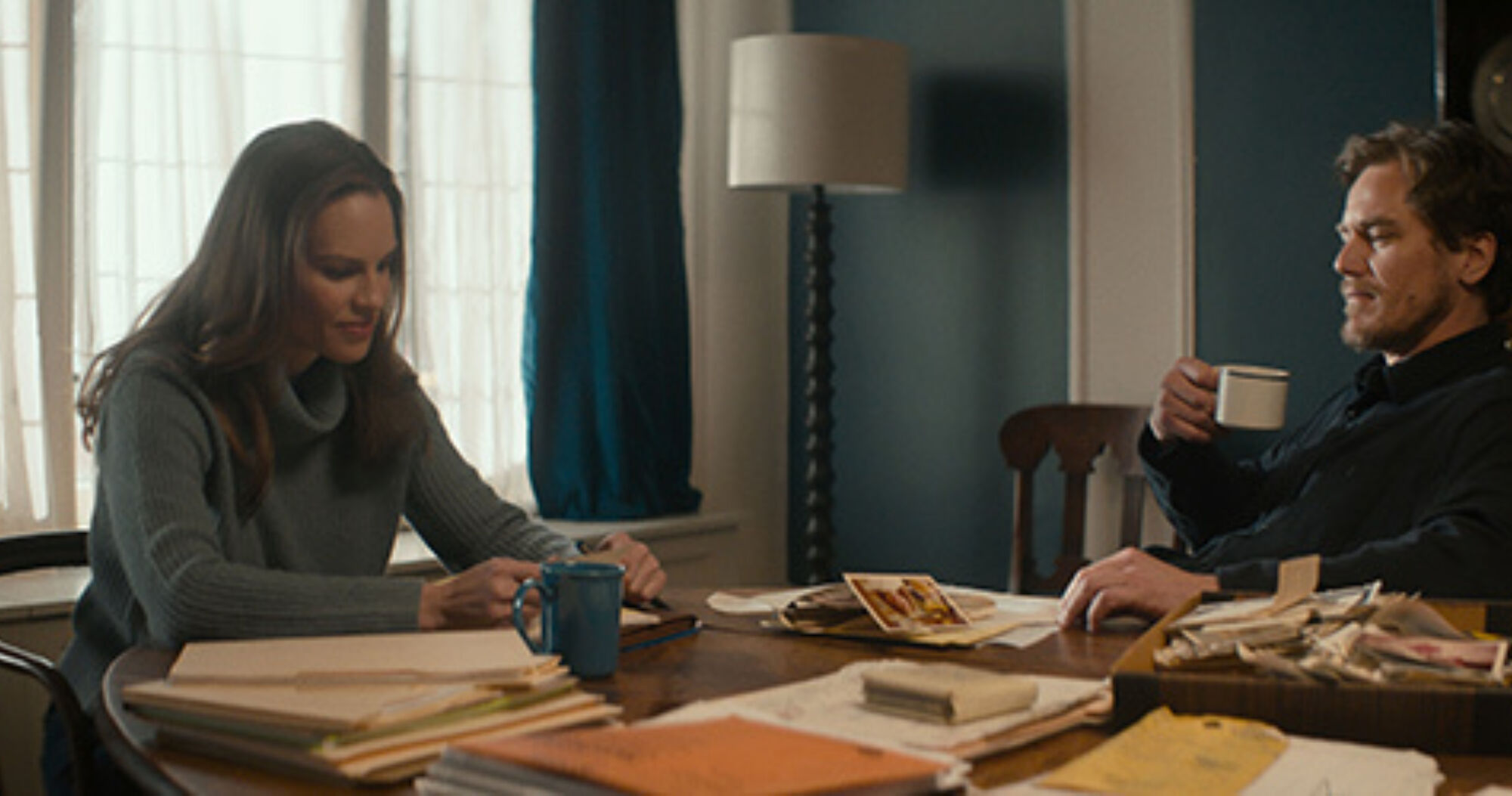 What they had szenen ov 04 bridget hilary swank nick michael shannon 2018 bleecker street all rights reserved